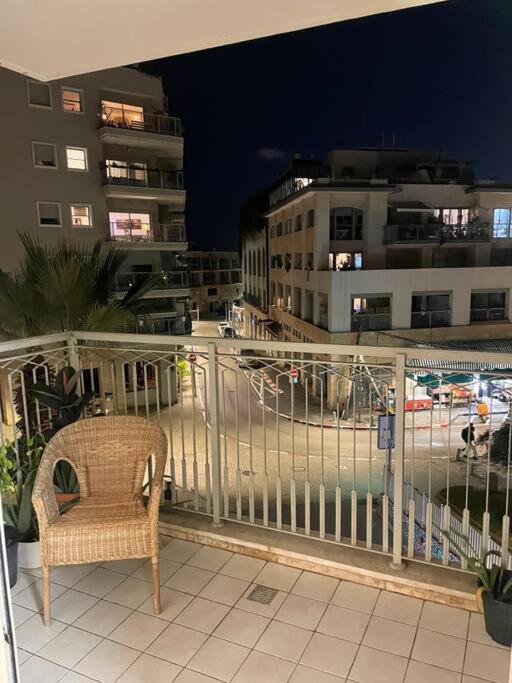 Apartment Near Flea Market And