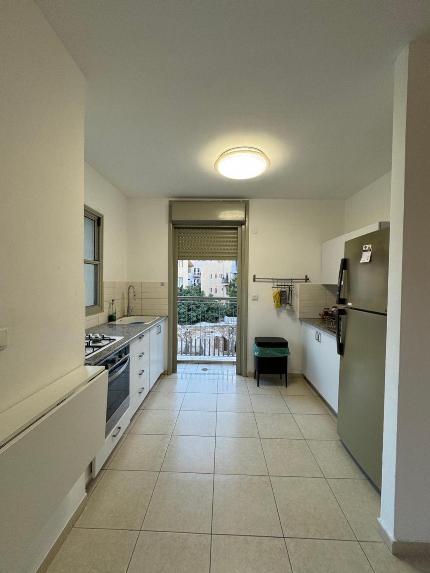 Near Flea Market And Apartment *
